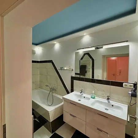 Fw 40 -grosszuegige In Der Altstadt Mit Balkon Görlitz