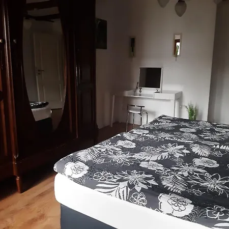 Fw 40 -grosszuegige In Der Altstadt Mit Balkon Daire